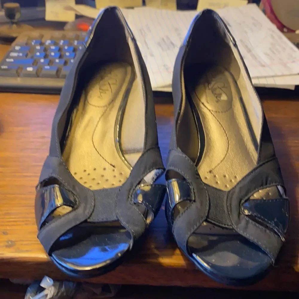 Life Stride Black Heels sz. 7.5 medium